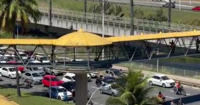 video:-motoristas-por-aplicativo-protestam-na-paralela-apos-morte-de-colega-no-ogunja