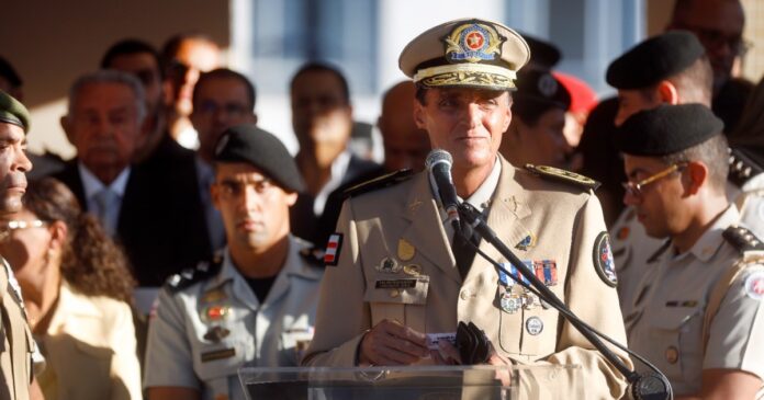 coronel-antonio-carlos-silva-magalhaes-toma-posse-e-e-o-novo-comandante-geral-da-pm