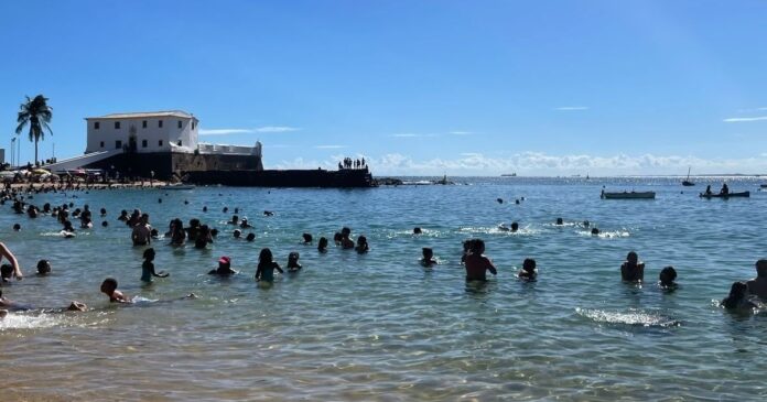 vai-dar-praia?-em-meio-a-festejos-de-476-anos,-salvador-possui-9-praias-improprias-para-banho