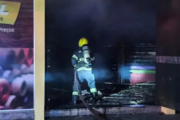 pcgo:-homem-incendiou-a-propria-loja-para-receber-seguro-de-r$-2-mi