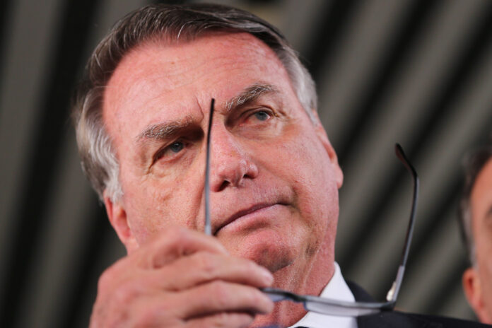 finalmente,-bolsonaro-confessa-que-tentou-impedir-a-posse-de-lula