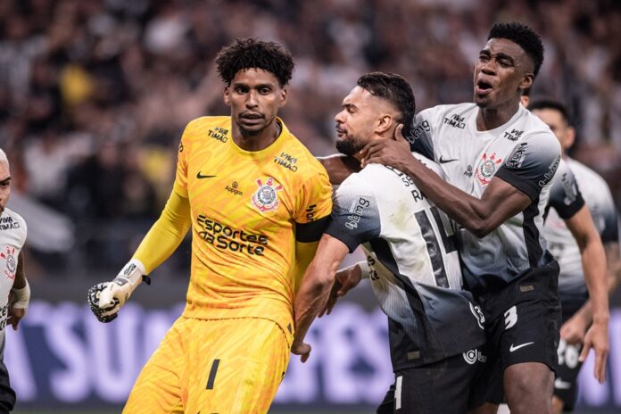 hugo-defende-penalti-de-raphael-veiga-e-vira-o-heroi-do-titulo-do-corinthians
