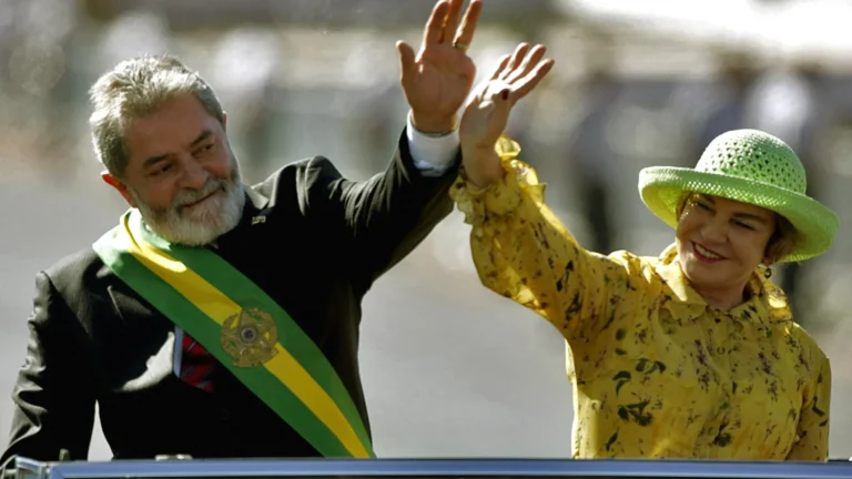 fala-sobre-‘dona-de-casa’-irrita-filho-de-lula-com-marisa