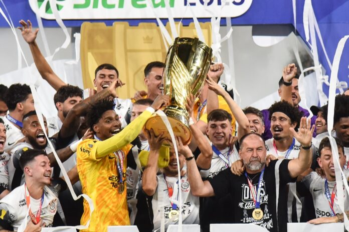 corinthians-impede-tetra-do-palmeiras,-fatura-o-paulistao-e-encerra-jejum-de-6-anos-sem-titulo