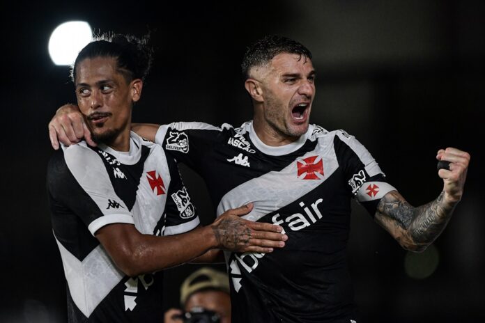 santos-sofre-virada-do-vasco-com-brilho-de-vegetti-em-seu-retorno-a-elite-do-brasileiro