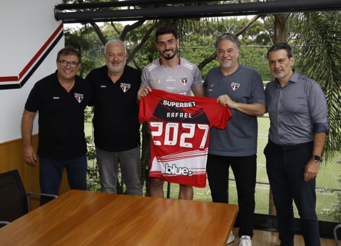 goleiro-rafael-renova-com-sao-paulo-ate-2027-e-comemora:-‘e-o-projeto-da-minha-vida’