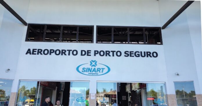 pista-do-aeroporto-de-porto-seguro-e-interditada-apos-aviao-estourar-pneu-durante-pouso