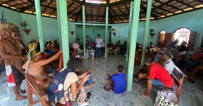 governo-da-bahia-e-indigenas-pataxo-discutem-seguranca-e-combate-a-fake-news-em-itamaraju