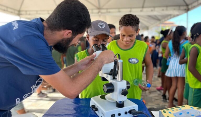 Caminhão com Ciência, da UESC, Chega a Alcobaça e Leva Conhecimento e Inovação à Cidade