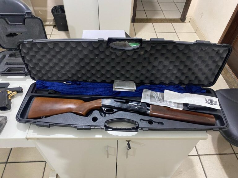 Polícia prende duas pessoas com armas de fogo em Posto da Mata