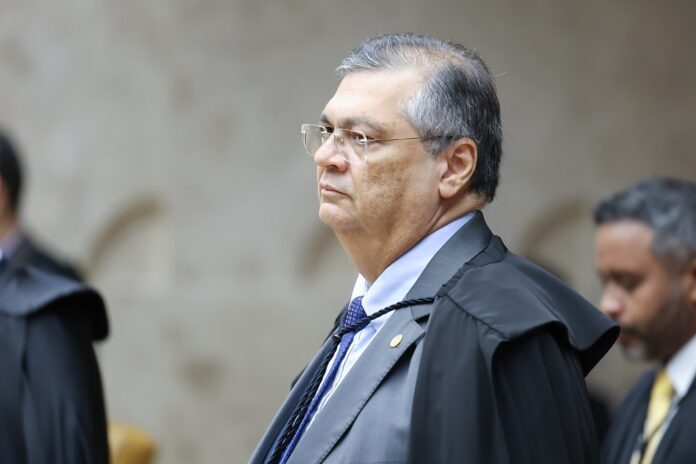 dino-manda-estados-e-municipios-prestarem-contas-sobre-emendas-pix-e-alerta-sobre-novo-bloqueio