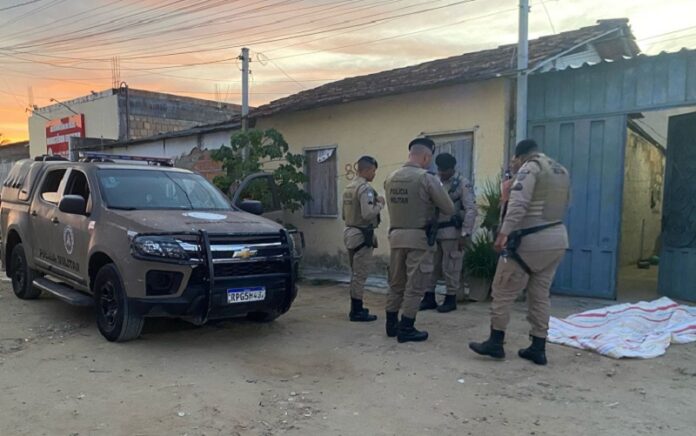 jovem-e-assassinado-a-tiros-no-bairro-ulisses-guimaraes-em-teixeira-de-freitas