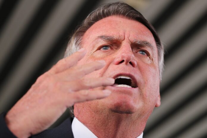 bolsonaro:-queria-ter-poder-de-“investigar”-tse-por-fala-de-ministro