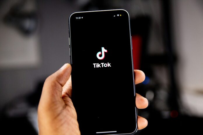 amazon-apresenta-proposta-para-comprar-tiktok-em-meio-a-crise-com-os-eua