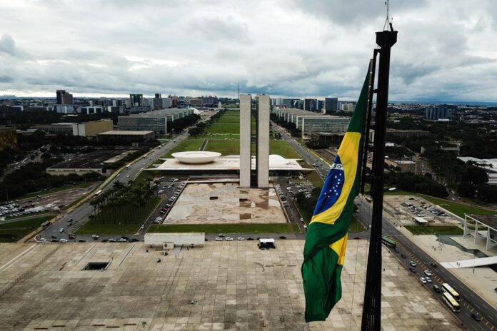 dividas-dos-estados-e-municipios-sobem-17%-e-soma-r$-727-bi