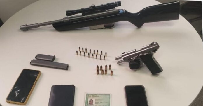 policia-militar-prende-duas-pessoas-com-rifle-e-pistola-sem-registro-no-sudoeste-baiano