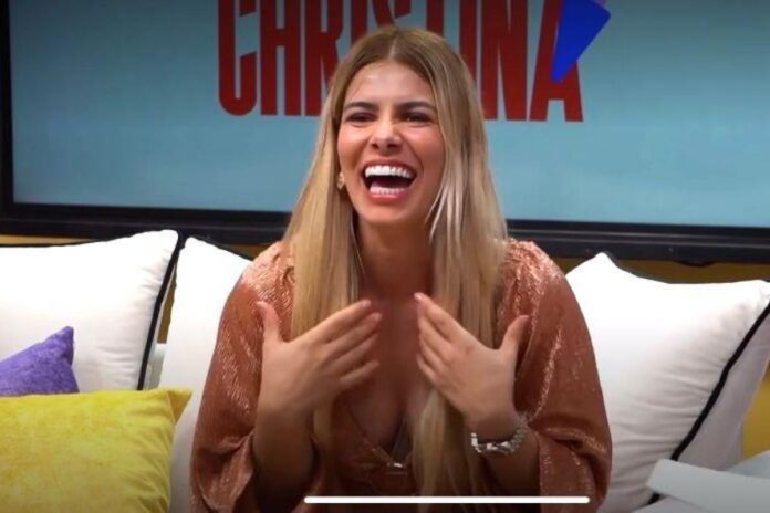pegadinha-de-jaqueline-santos-ao-vivo-assusta-christina-rocha