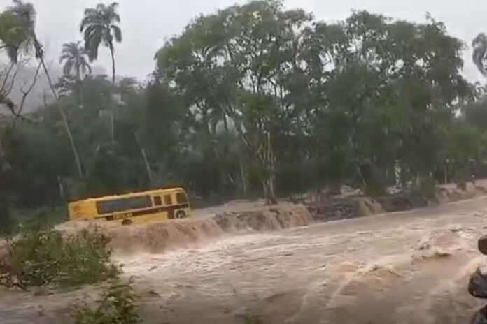 chuva-no-rj:-angra-dos-reis-e-petropolis-decretam-estado-de-emergencia