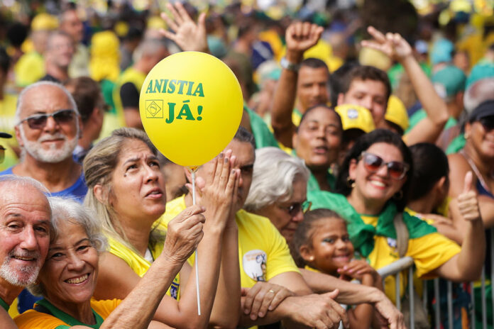 genial/quaest:-56%-dos-brasileiros-sao-contra-anistia-a-presos-do-8/1