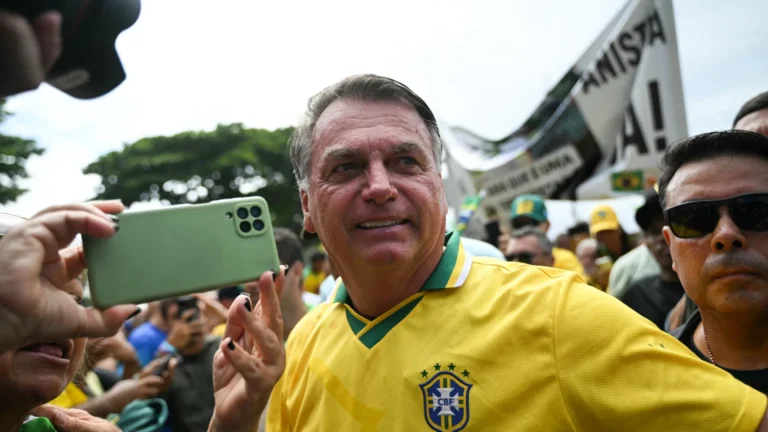 bolsonaro-e-pl-recalibram-pressao-por-anistia-e-preparam-forca-tarefa-por-assinaturas