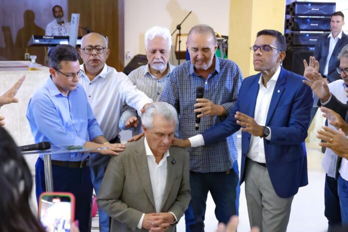 caiado-recebe-“bencaos”-de-evangelicos-no-pontape-inicial-da-campanha