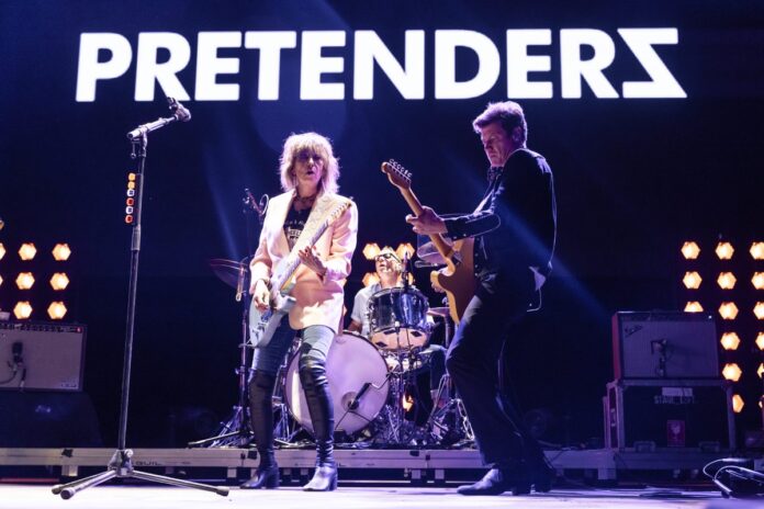 pretenders-anuncia-album-ao-vivo-“kick-‘em-where-it-hurts-–-live”