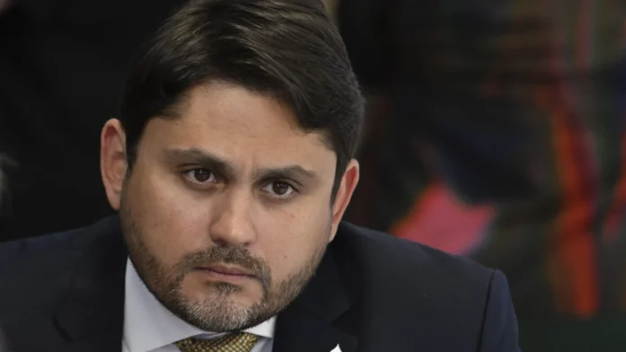 pgr-denuncia-juscelino-filho,-ministro-de-lula,-por-suspeita-de-corrupcao