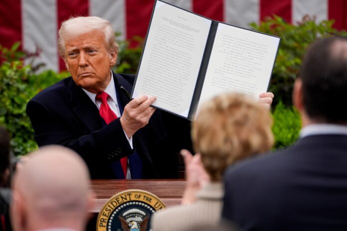 novas-tarifas-de-trump-sobre-produtos-da-china-chegarao-a-104%-na-quarta-feira