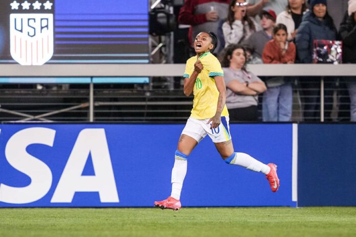 kerolin-marca-golaco-para-a-selecao-feminina-contra-os-eua.-assista