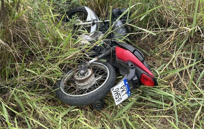 moto-suspeita-de-envolvimento-em-crimes-e-encontrada-abandonada-em-teixeira-de-freitas