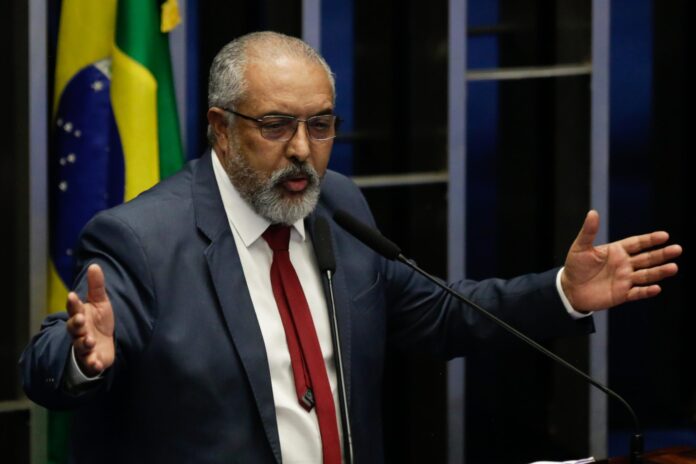 senador-petista-admite-“cenario-dificil”-sem-lula