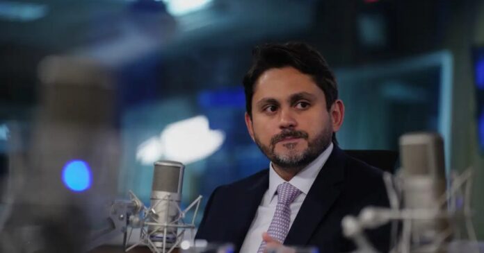 juscelino-filho-deixa-ministerio-apos-ser-denunciado-por-desvio-de-emendas-parlamentares