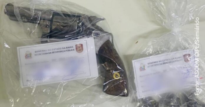 pm-prende-dupla-com-arma-e-drogas-no-centro-norte-baiano