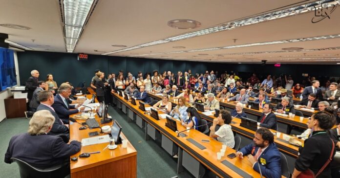 conselho-de-etica-da-camara-dos-deputados-aprova-cassacao-do-mandato-de-glauber-braga