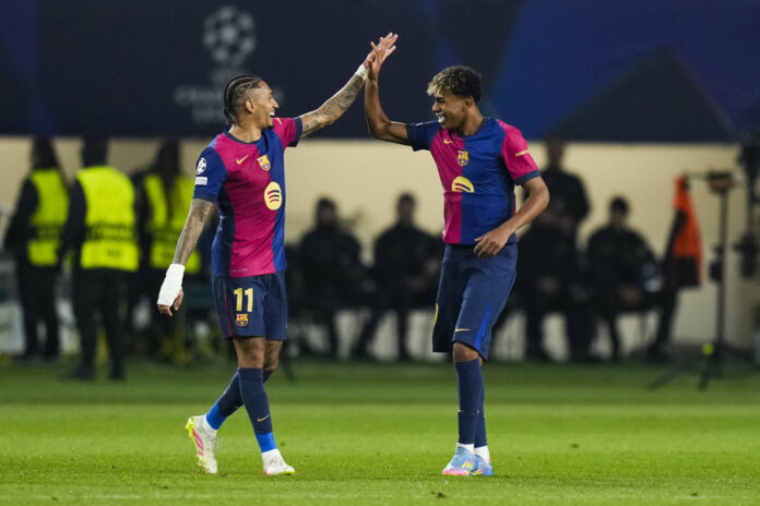 raphinha-brilha-e-barcelona-goleia-o-borussia-dortmund-rumo-a-semifinal-da-liga-dos-campeoes