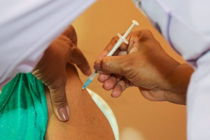 vacina-contra-a-gripe-esta-disponivel-nos-postos-de-saude-de-teixeira-de-freitas