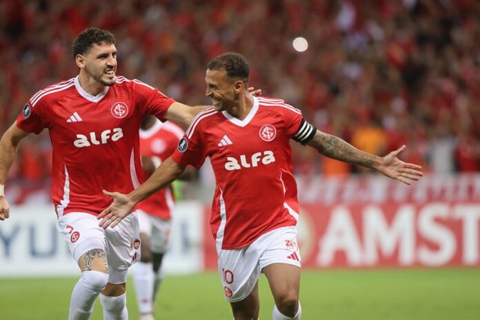 alan-patrick-marca-tres-e-inter-goleia-na-libertadores.-veja-gols