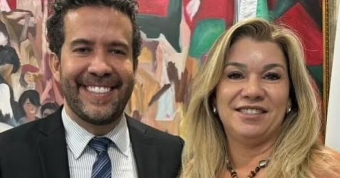 ex-namorados,-prefeita-mineira-acusa-janones-de-chantagem-com-fotos-intimas-e-aciona-justica