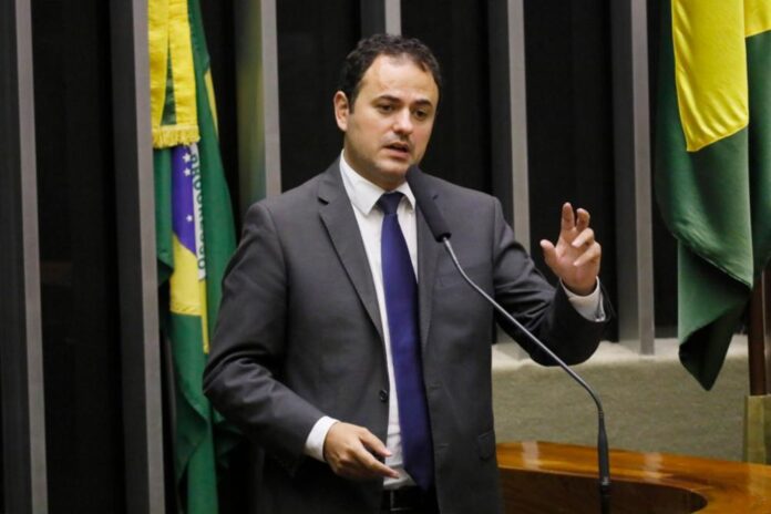 glauber-braga-perde-2kg-apos-59h-de-greve-de-fome:-“nao-vou-voltar”