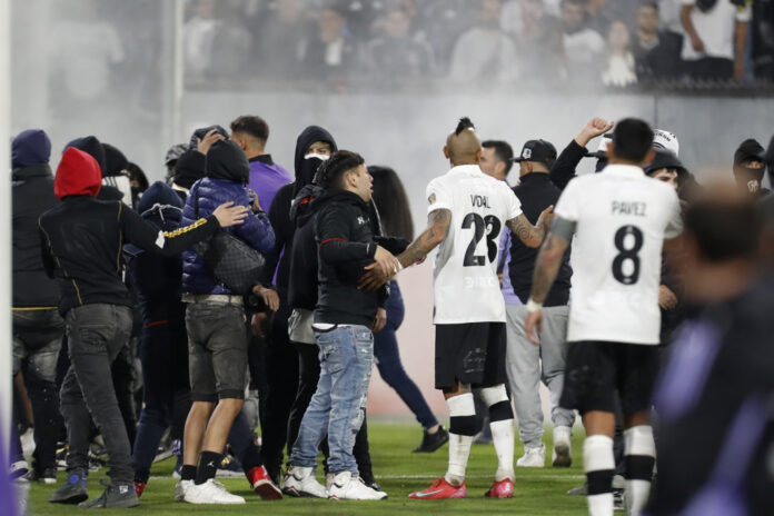cbf-pede-vitoria-do-fortaleza-por-wo.-na-libertadores-apos-morte-de-torcedores-e-invasao-de-campo