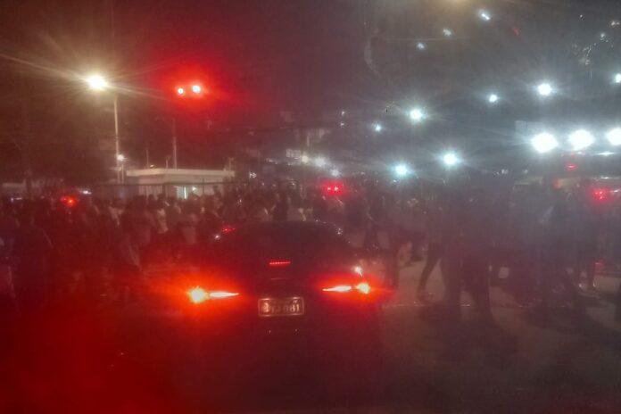 carro-oficial-do-tjsp-leva-torcedor-uniformizado-a-jogo-do-sao-paulo