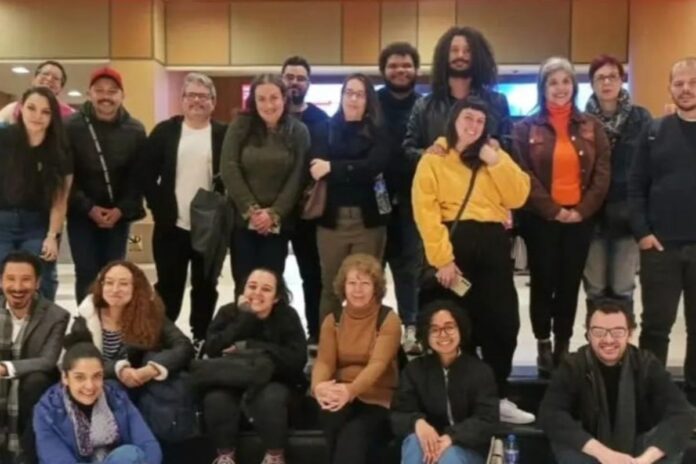 grupo-une-desconhecidos-apaixonados-por-cinema-e-forma-ate-casal-em-sp