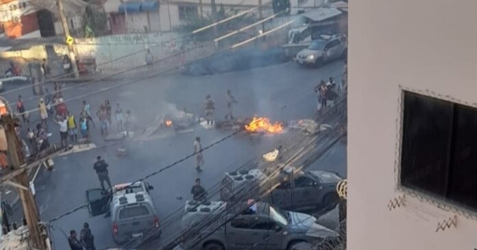 morte-de-jovem-em-operacao-policial-gera-protesto-e-tensao-em-engomadeira