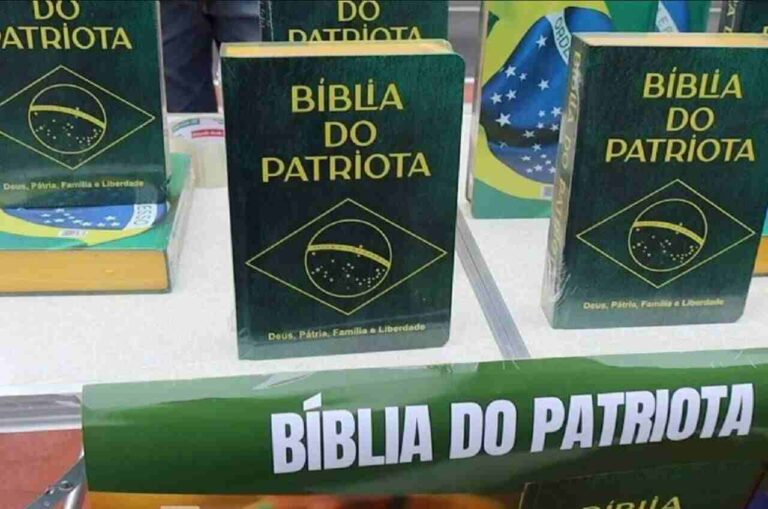 “biblia-do-patriota”,-invencao-bolsonarista-gera-polemica