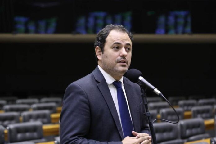 glauber-braga-tem-“sinais-de-fraqueza”-apos-139-horas-de-greve-de-fome