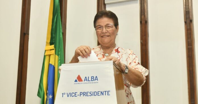 apos-imbroglio-entre-deputados-do-pt,-fatima-nunes-e-eleita-1a-vice-da-al-ba