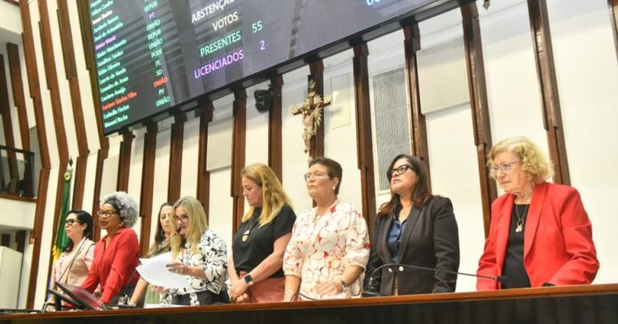 presidente-ivana-bastos-promulga-seis-projetos-de-autoria-feminina-na-al-ba