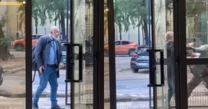 video:-advogados-trocam-socos-e-chutes-do-lado-de-fora-de-forum-em-fortaleza