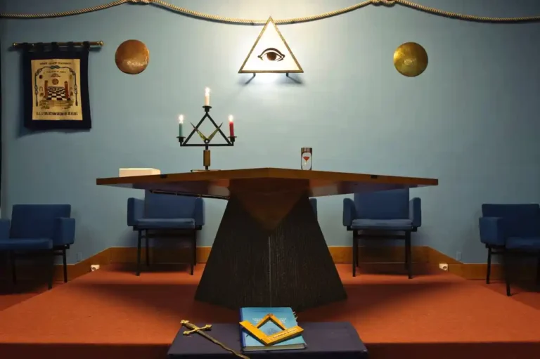 pastor-denuncia-conexao-entre-igrejas-evangelicas,-maconaria-e-a-onu