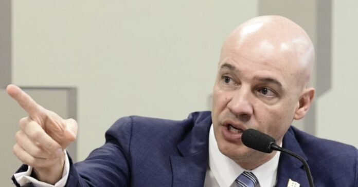 diretor-da-abin-e-ex-numero-2-depoem-a-pf-sobre-suposta-espionagem-ilegal-e-caso-itaipu